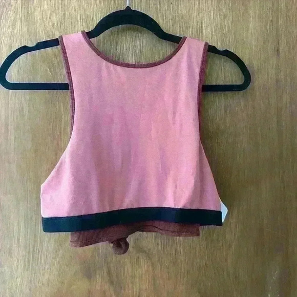 GapFit Ribbed Blackout Knot Front Cropped Shelf Bra Top in Burnt Russet Sz L - Picture 4 of 6